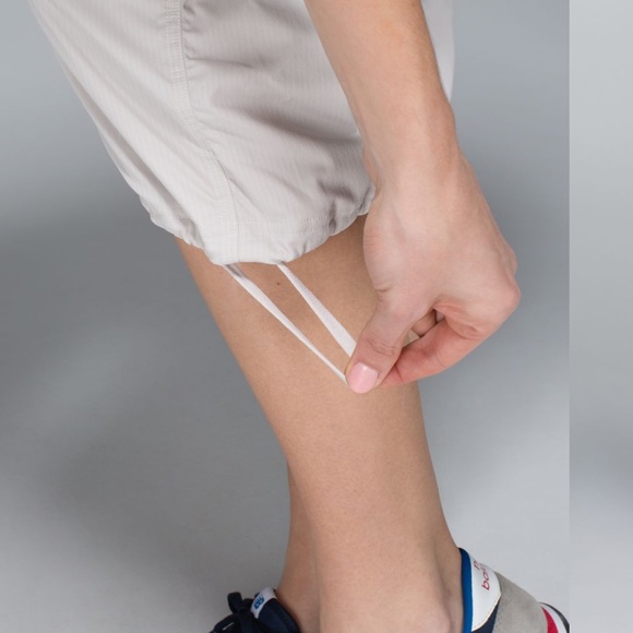 Lululemon Studio Crop - Picture 4 of 7